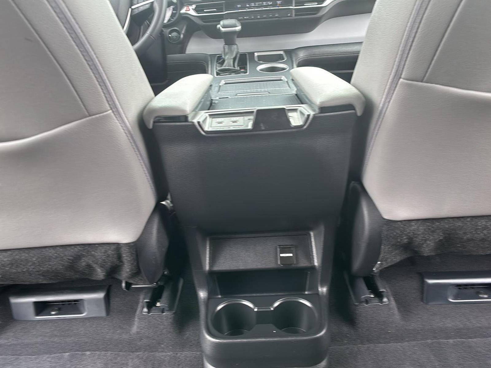 2025 Toyota Sienna XLE 7-Passenger