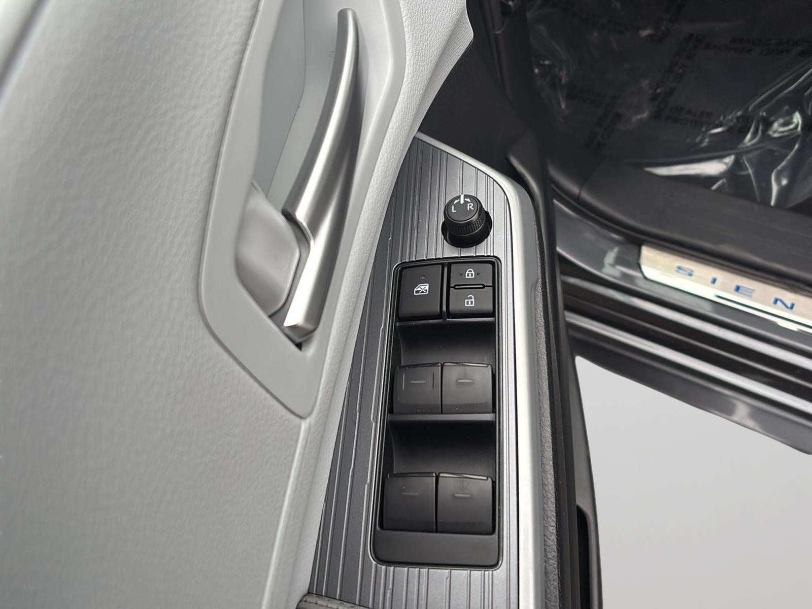 2025 Toyota Sienna XLE 7-Passenger