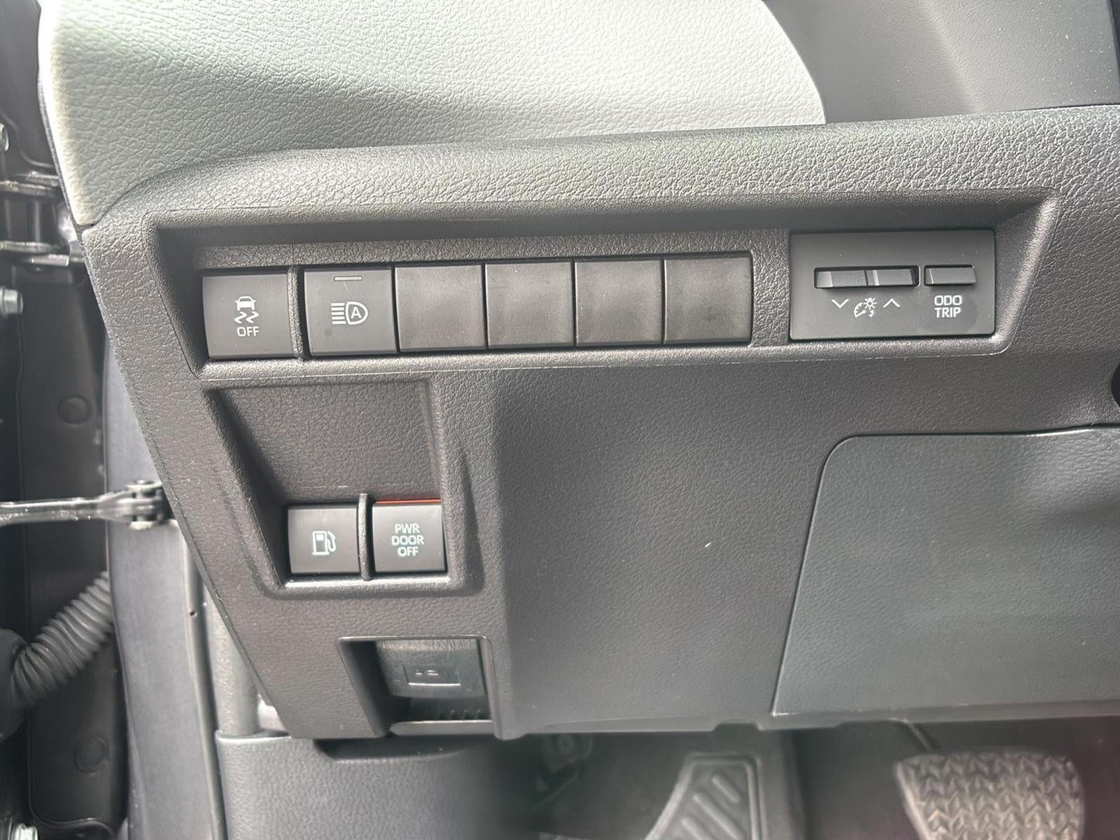 2025 Toyota Sienna XLE 7-Passenger