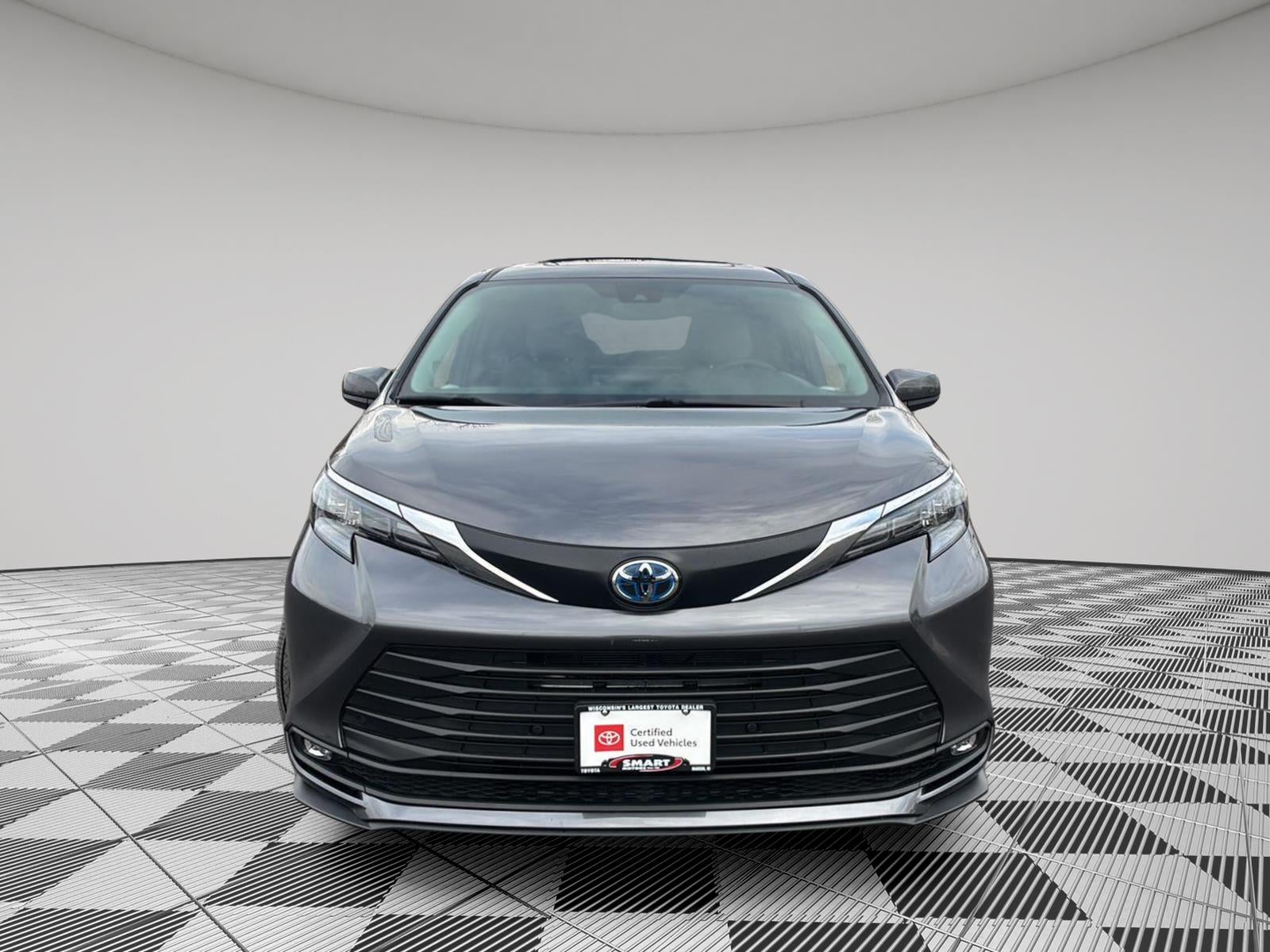 2025 Toyota Sienna XLE 7-Passenger