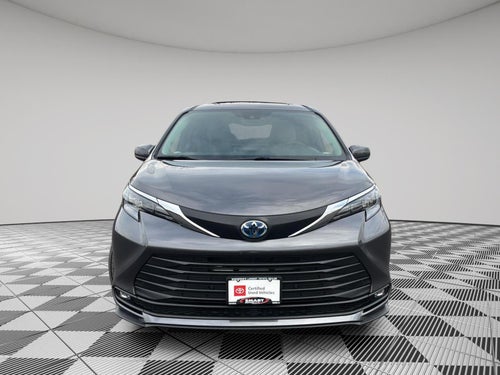 2025 Toyota Sienna XLE 7-Passenger