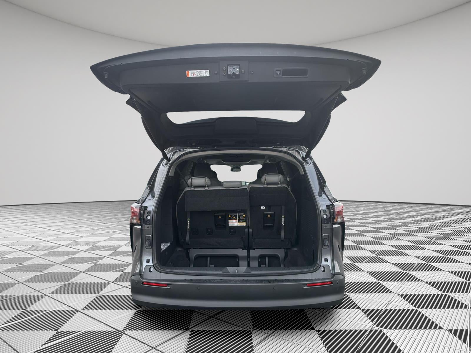 2025 Toyota Sienna XLE 7-Passenger