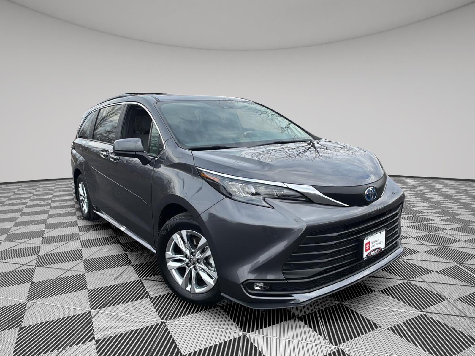 2025 Toyota Sienna XLE 7-Passenger