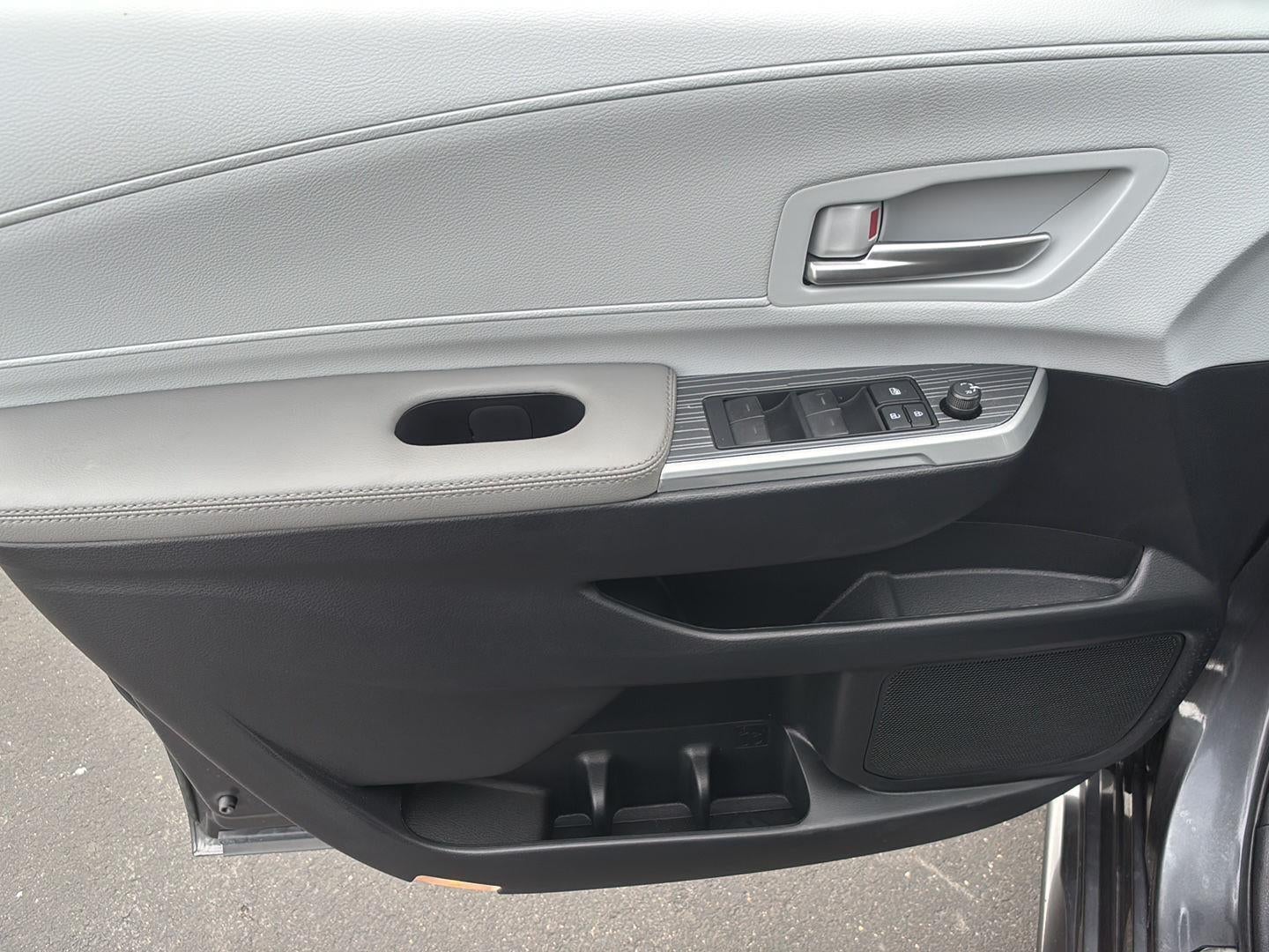 2025 Toyota Sienna XLE 7-Passenger