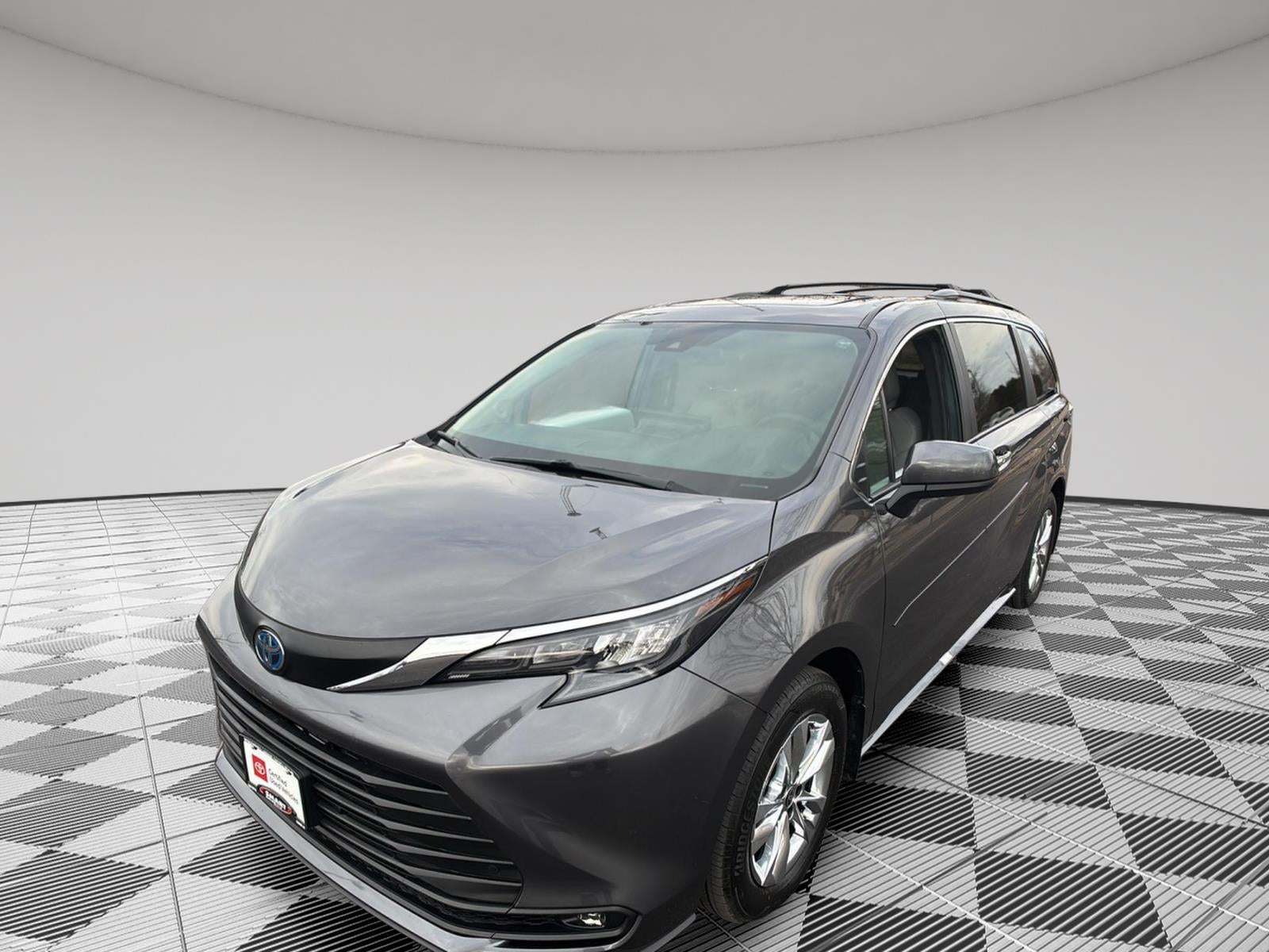 2025 Toyota Sienna XLE 7-Passenger