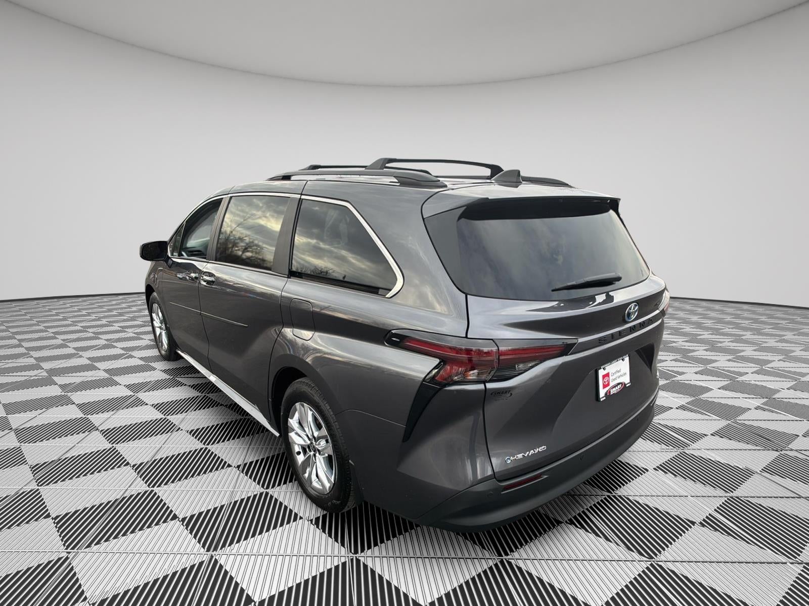 2025 Toyota Sienna XLE 7-Passenger