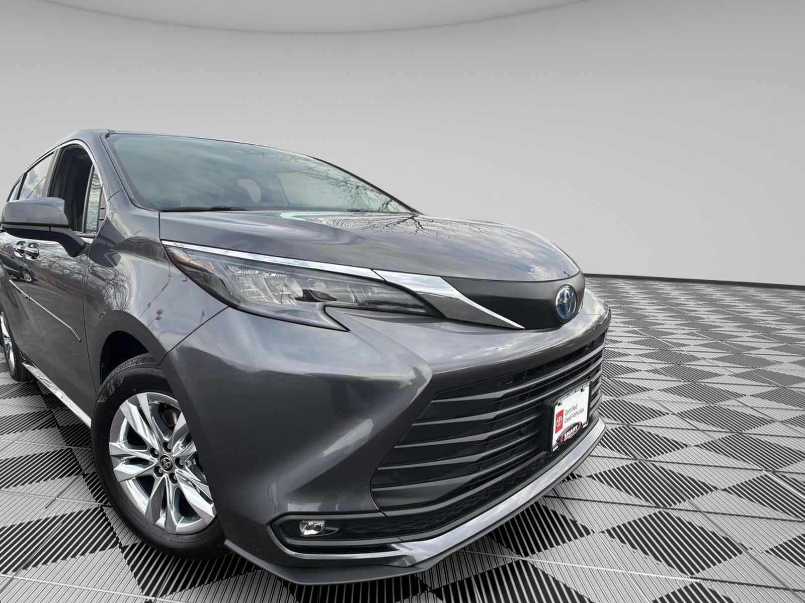 2025 Toyota Sienna XLE 7-Passenger