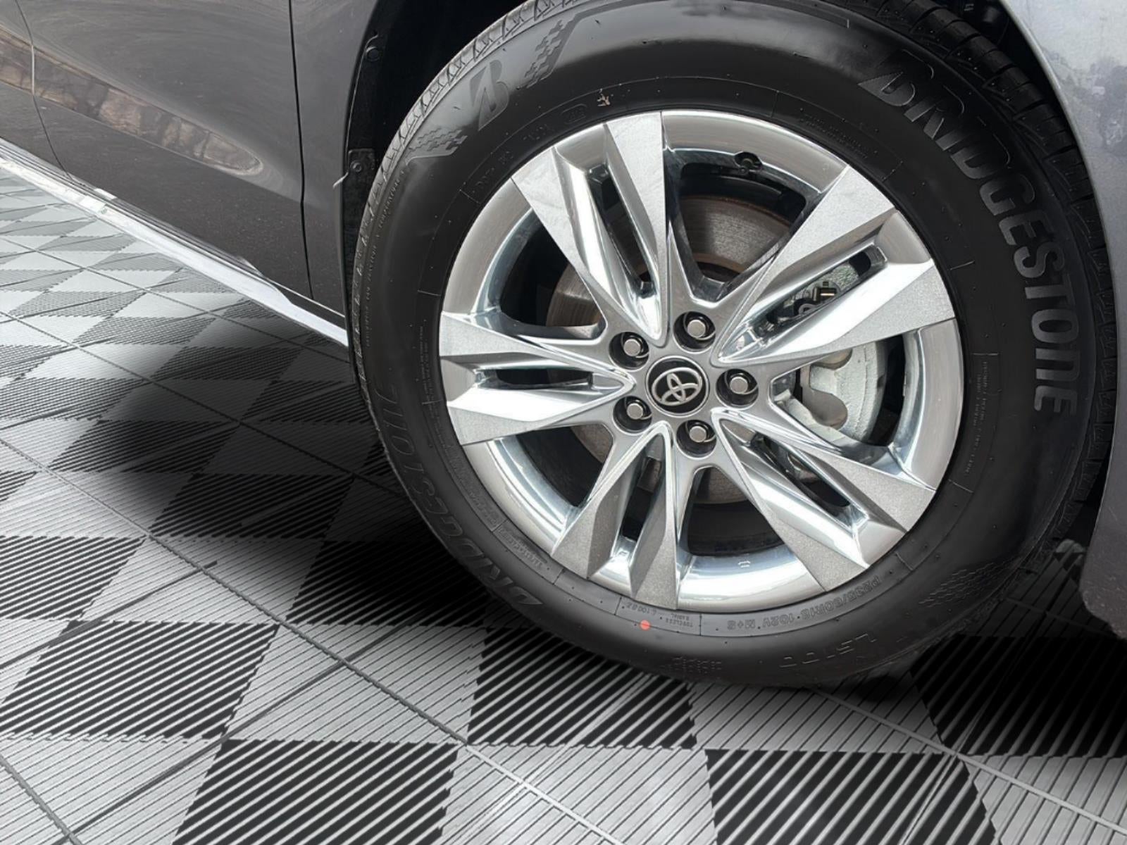 2025 Toyota Sienna XLE 7-Passenger