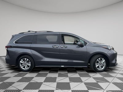 2025 Toyota Sienna XLE 7-Passenger