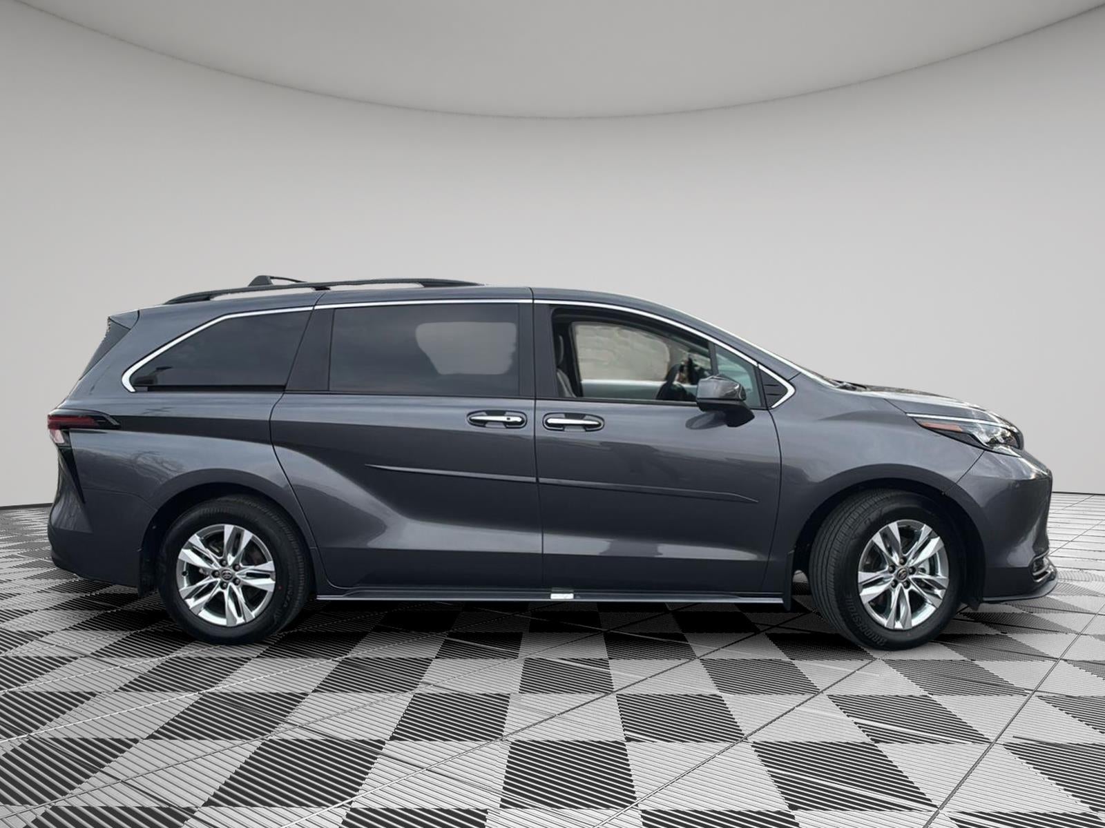 2025 Toyota Sienna XLE 7-Passenger