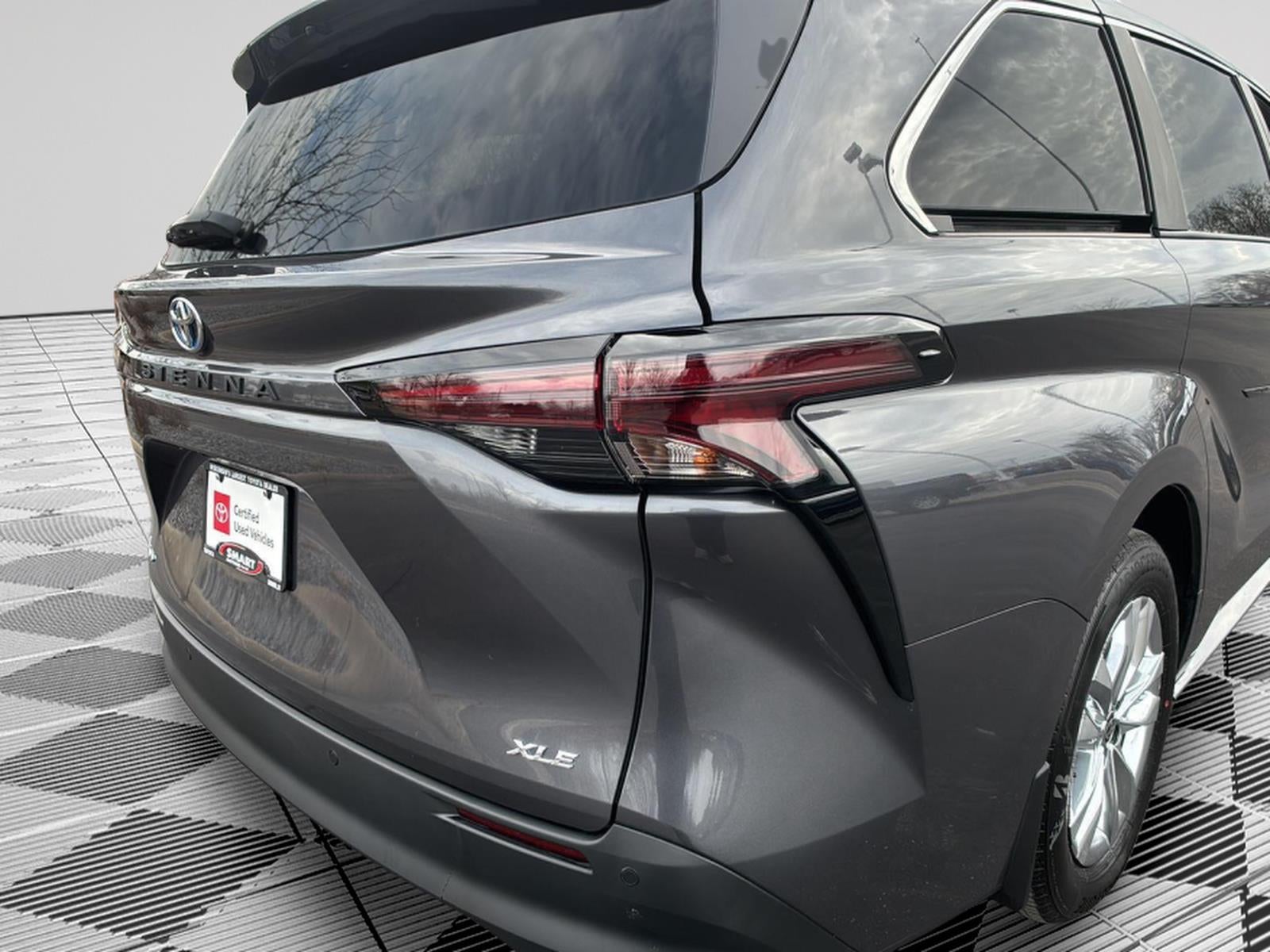 2025 Toyota Sienna XLE 7-Passenger