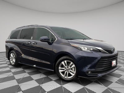 2025 Toyota Sienna XLE 7-Passenger