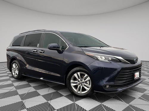 2025 Toyota Sienna XLE 7-Passenger