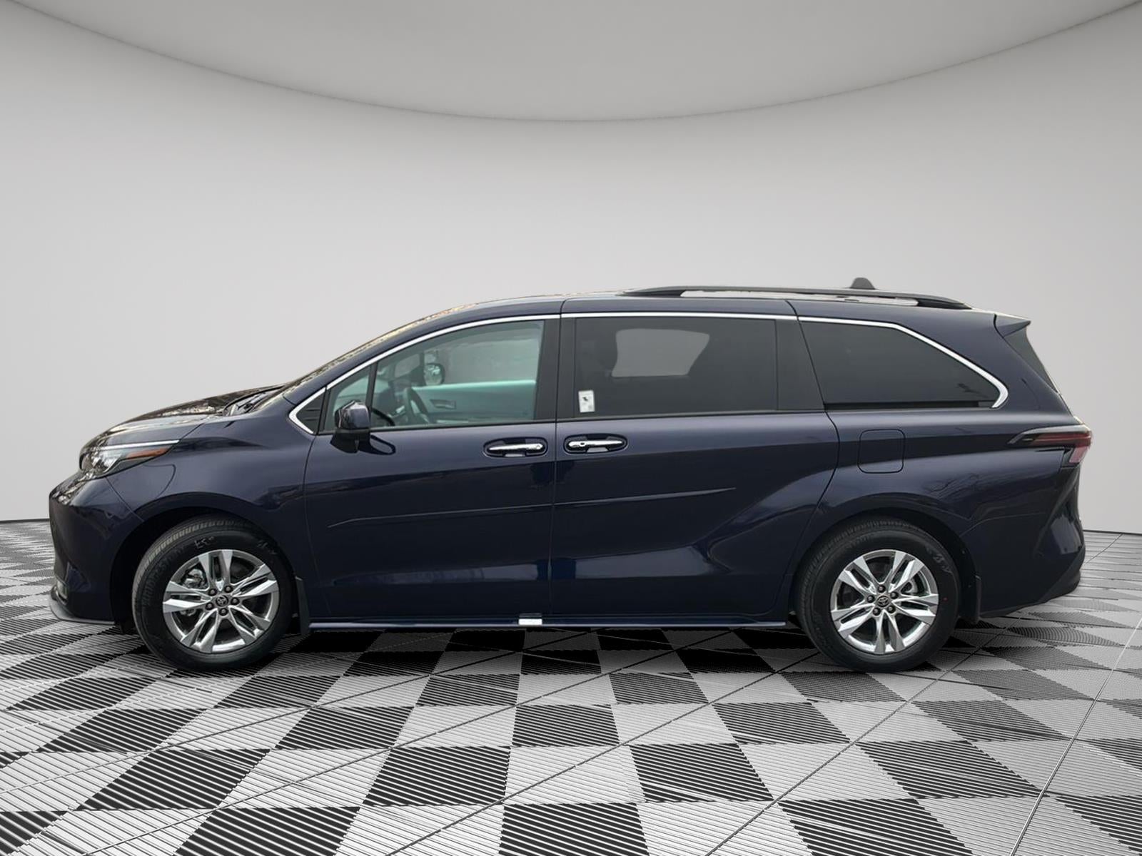 2025 Toyota Sienna XLE 7-Passenger