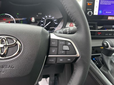 2025 Toyota Sienna XLE 7-Passenger