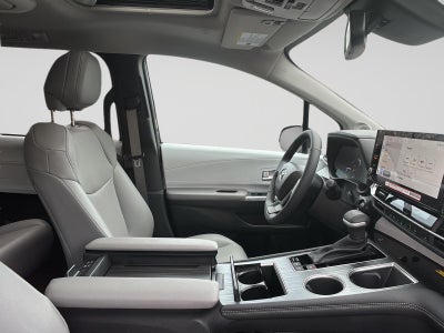 2025 Toyota Sienna XLE 7-Passenger