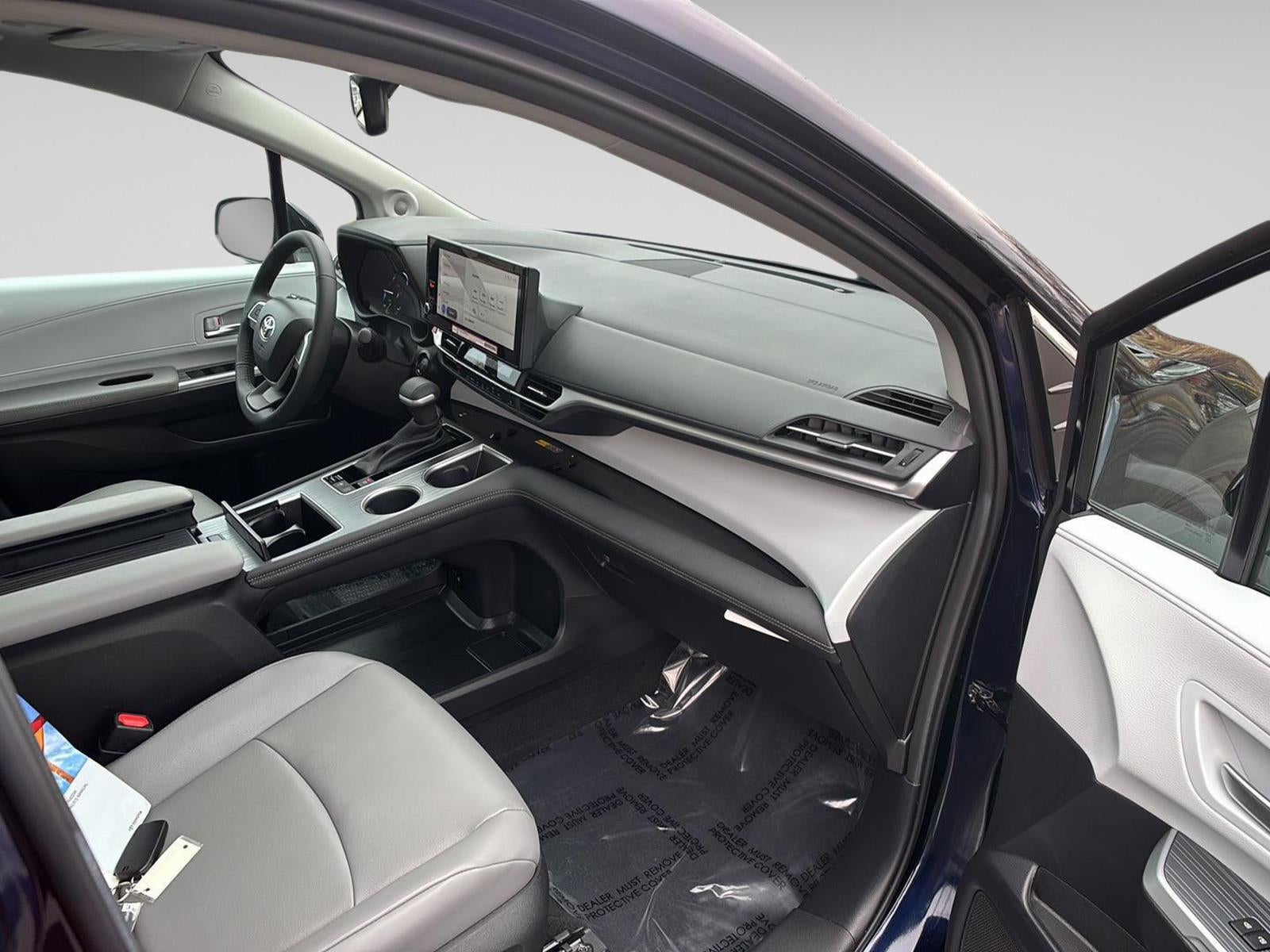 2025 Toyota Sienna XLE 7-Passenger