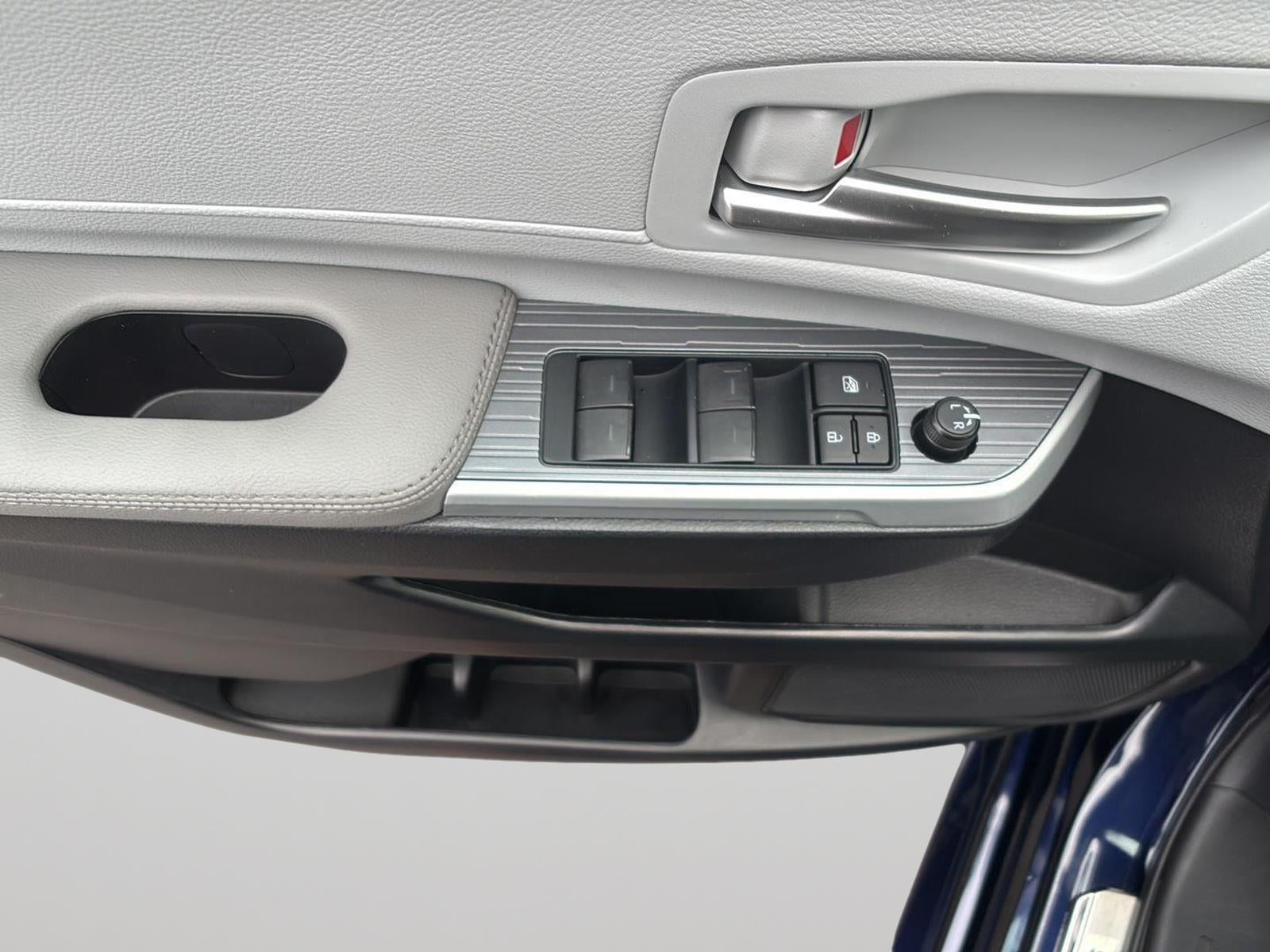 2025 Toyota Sienna XLE 7-Passenger