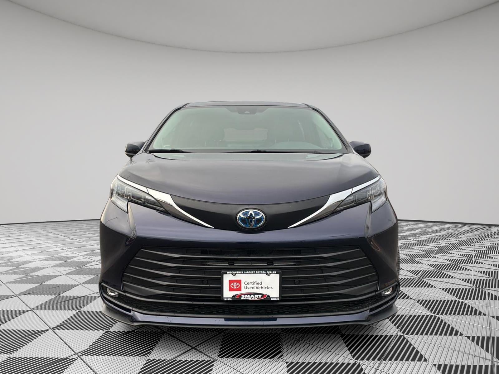 2025 Toyota Sienna XLE 7-Passenger