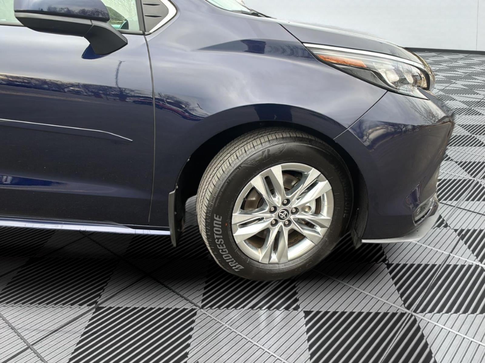 2025 Toyota Sienna XLE 7-Passenger