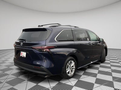 2025 Toyota Sienna XLE 7-Passenger