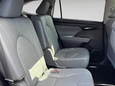 2025 Toyota Highlander Hybrid XLE