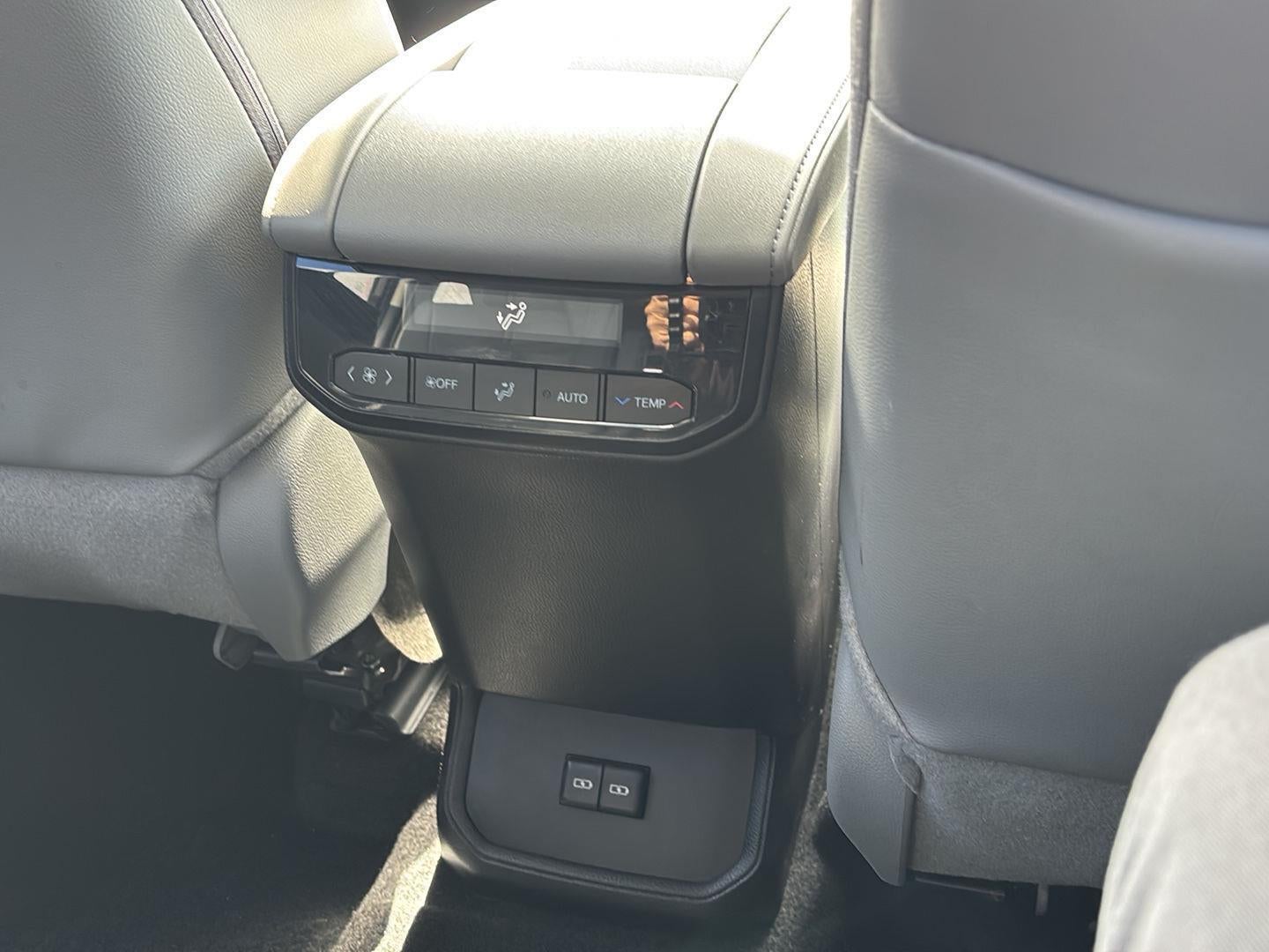 2025 Toyota Highlander Hybrid XLE