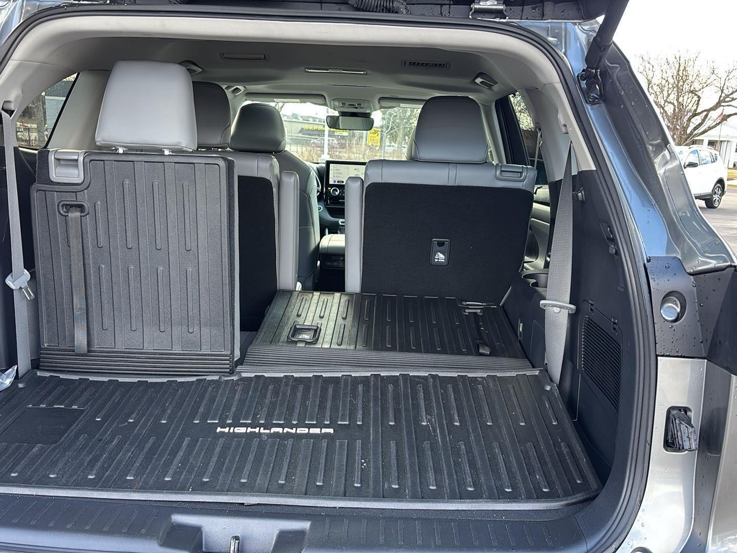 2025 Toyota Highlander Hybrid XLE