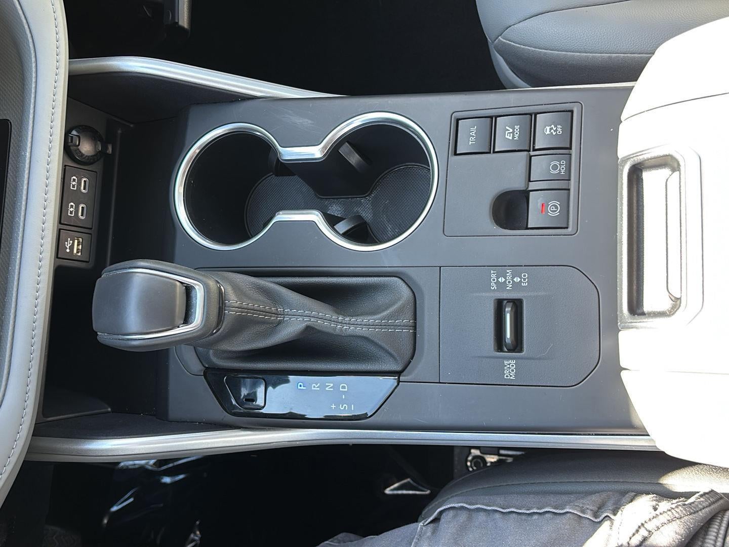 2025 Toyota Highlander Hybrid XLE