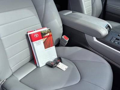 2025 Toyota Highlander Hybrid XLE