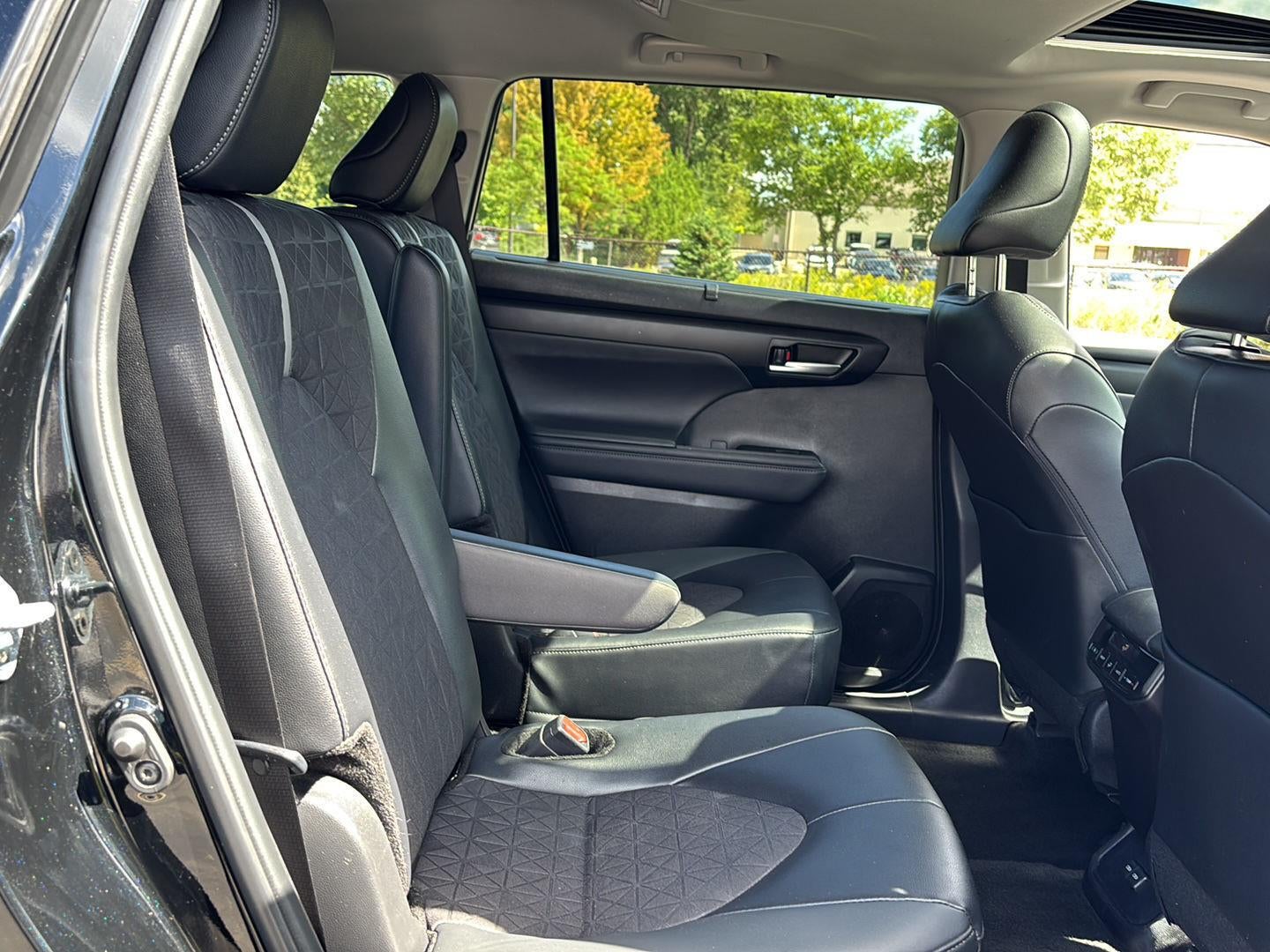 2025 Toyota Highlander Hybrid XLE Nightshade