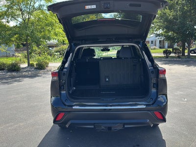 2025 Toyota Highlander Hybrid XLE Nightshade