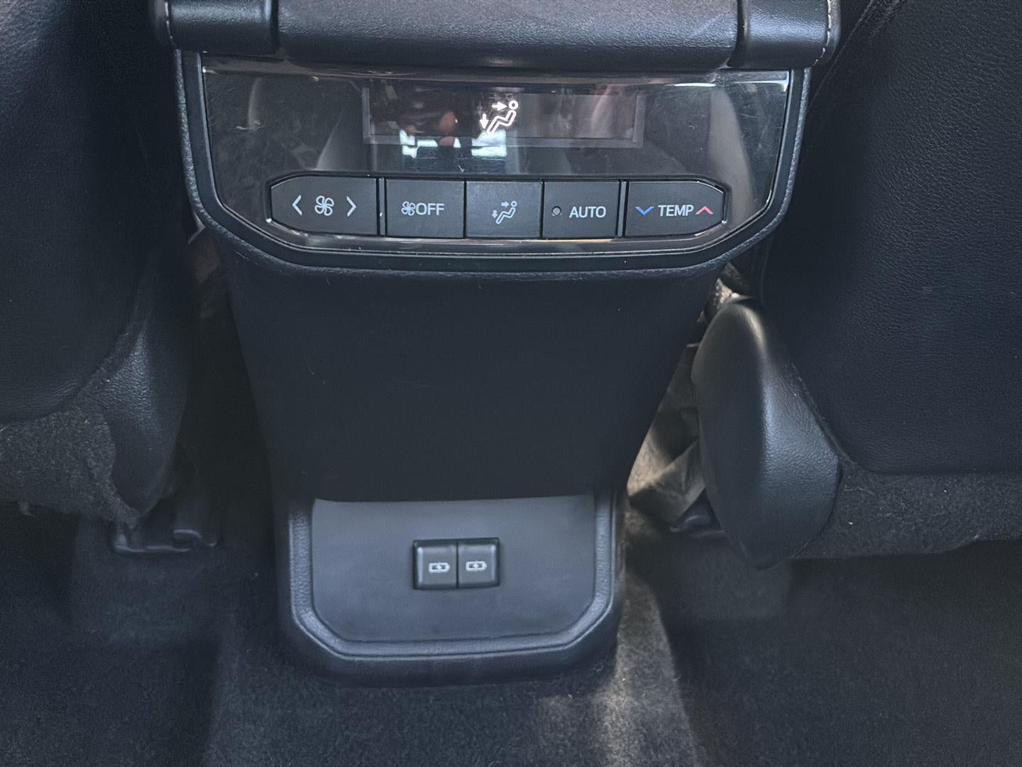 2025 Toyota Highlander Hybrid XLE Nightshade