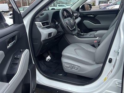 2024 Toyota Highlander Hybrid XLE