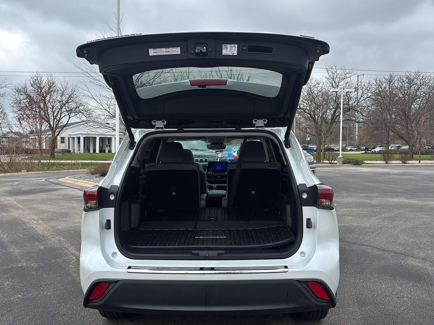 2024 Toyota Highlander Hybrid XLE