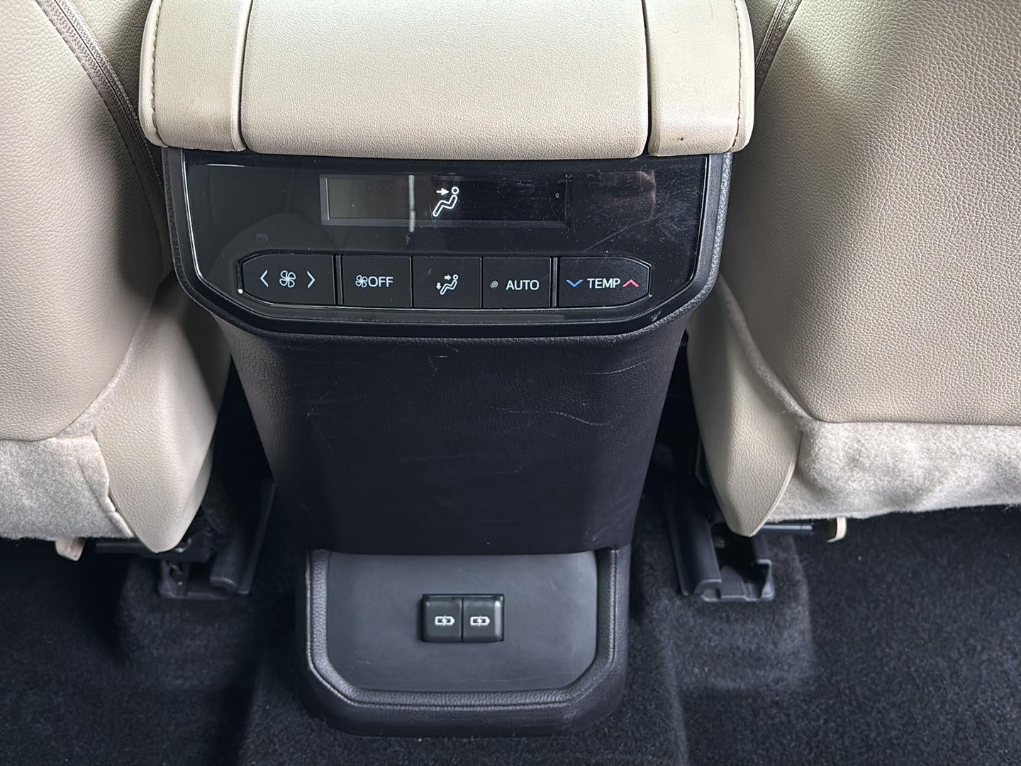 2025 Toyota Highlander Hybrid XLE AWD (Natl)