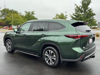 2025 Toyota Highlander Hybrid XLE AWD (Natl)