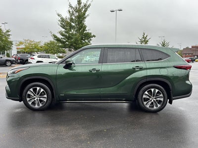 2025 Toyota Highlander Hybrid XLE AWD (Natl)