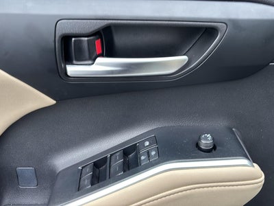 2025 Toyota Highlander Hybrid XLE AWD (Natl)