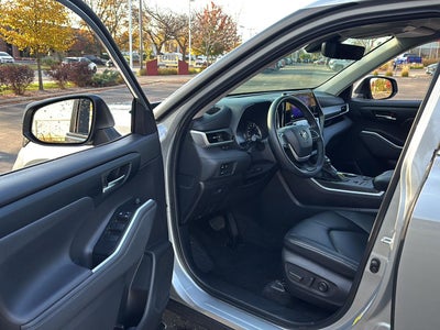 2024 Toyota Highlander XLE