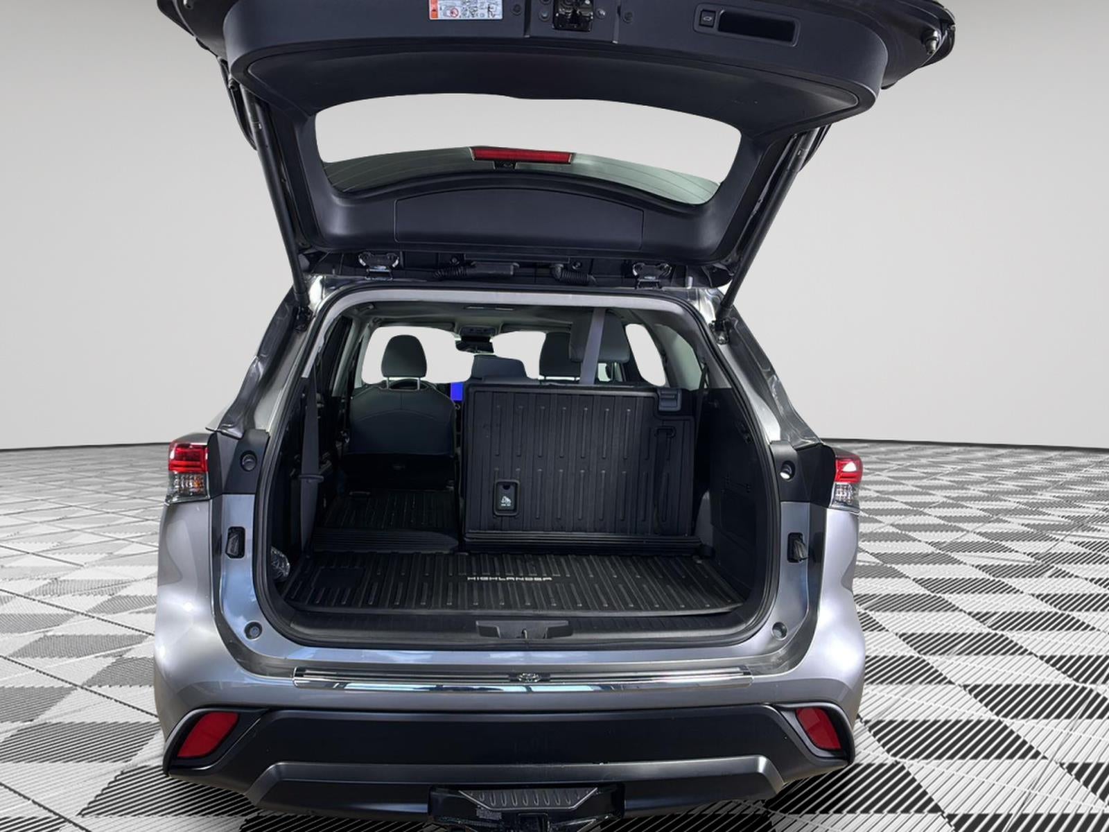 2025 Toyota Highlander XLE