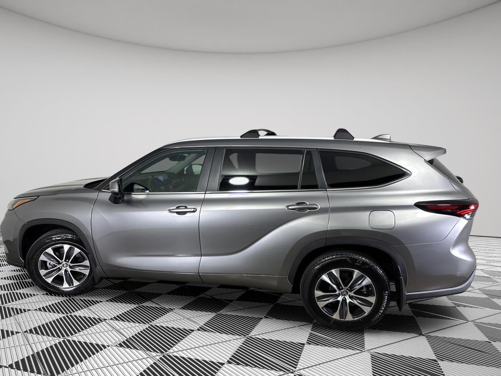 2025 Toyota Highlander XLE