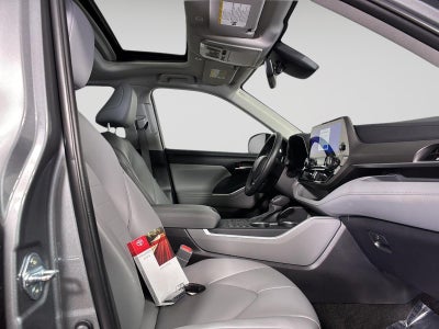 2025 Toyota Highlander XLE