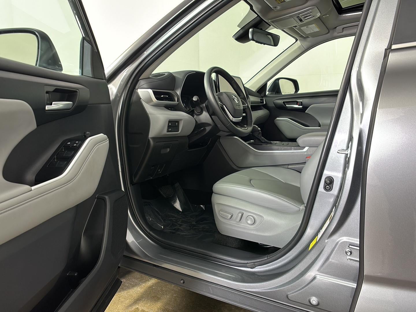 2025 Toyota Highlander XLE