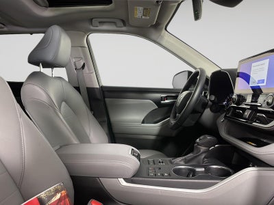2025 Toyota Highlander XLE