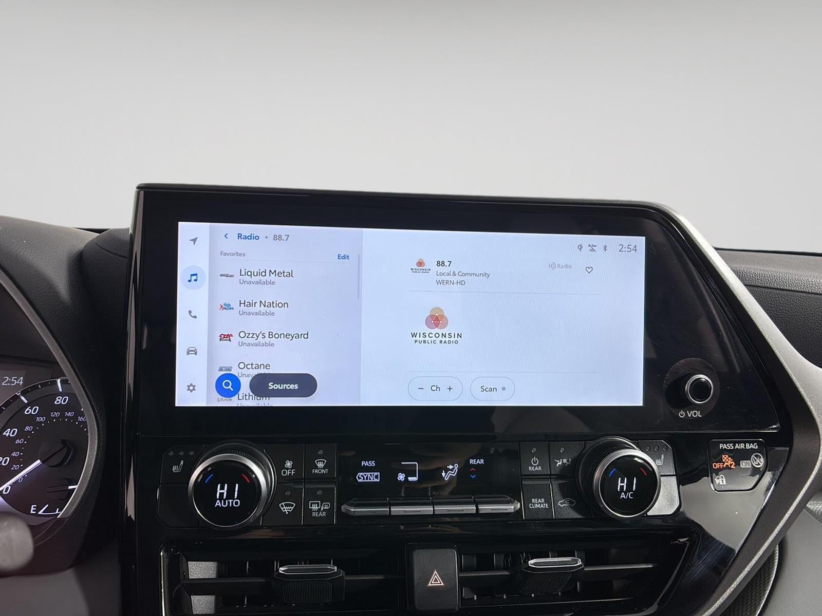 2025 Toyota Highlander XLE