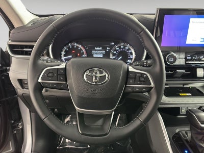 2025 Toyota Highlander XLE