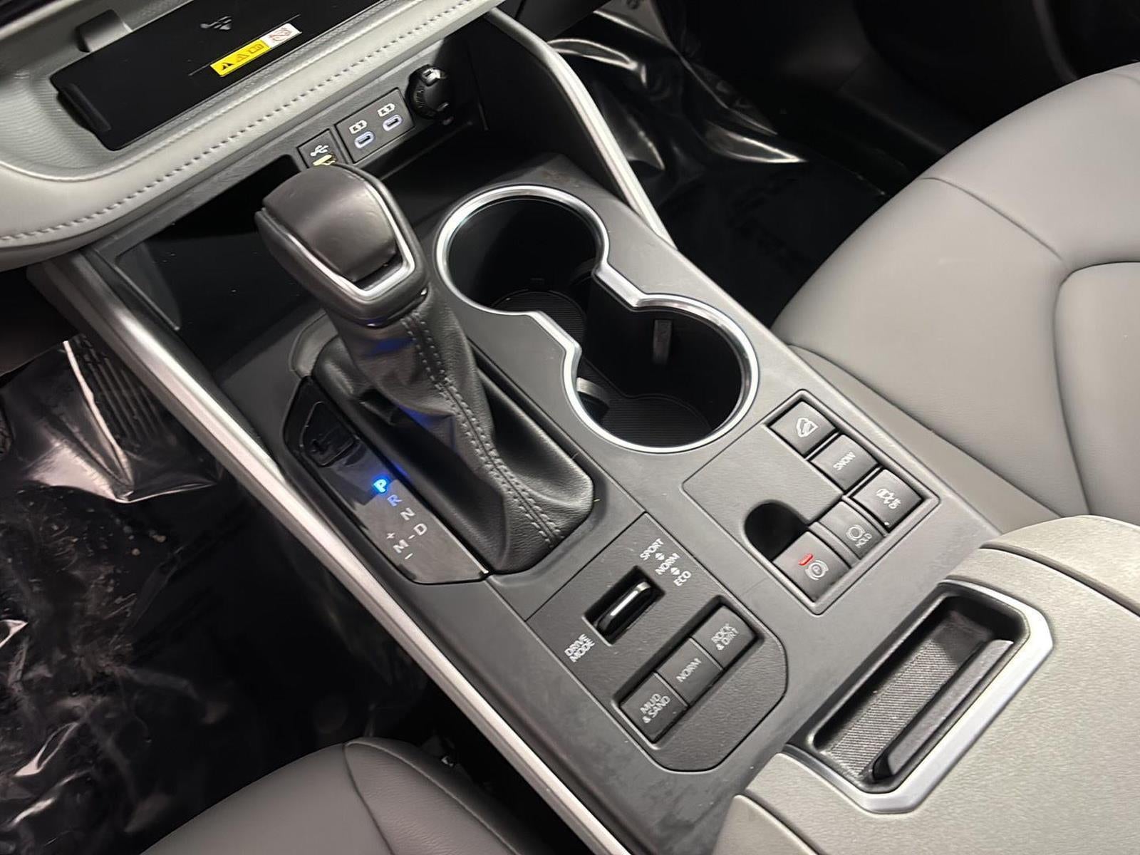 2025 Toyota Highlander XLE