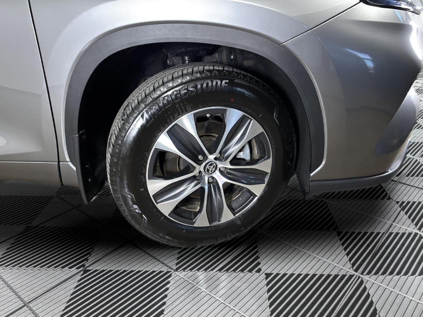 2025 Toyota Highlander XLE