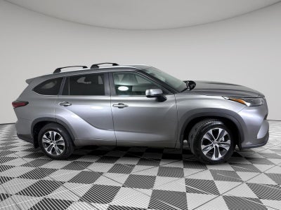 2025 Toyota Highlander XLE
